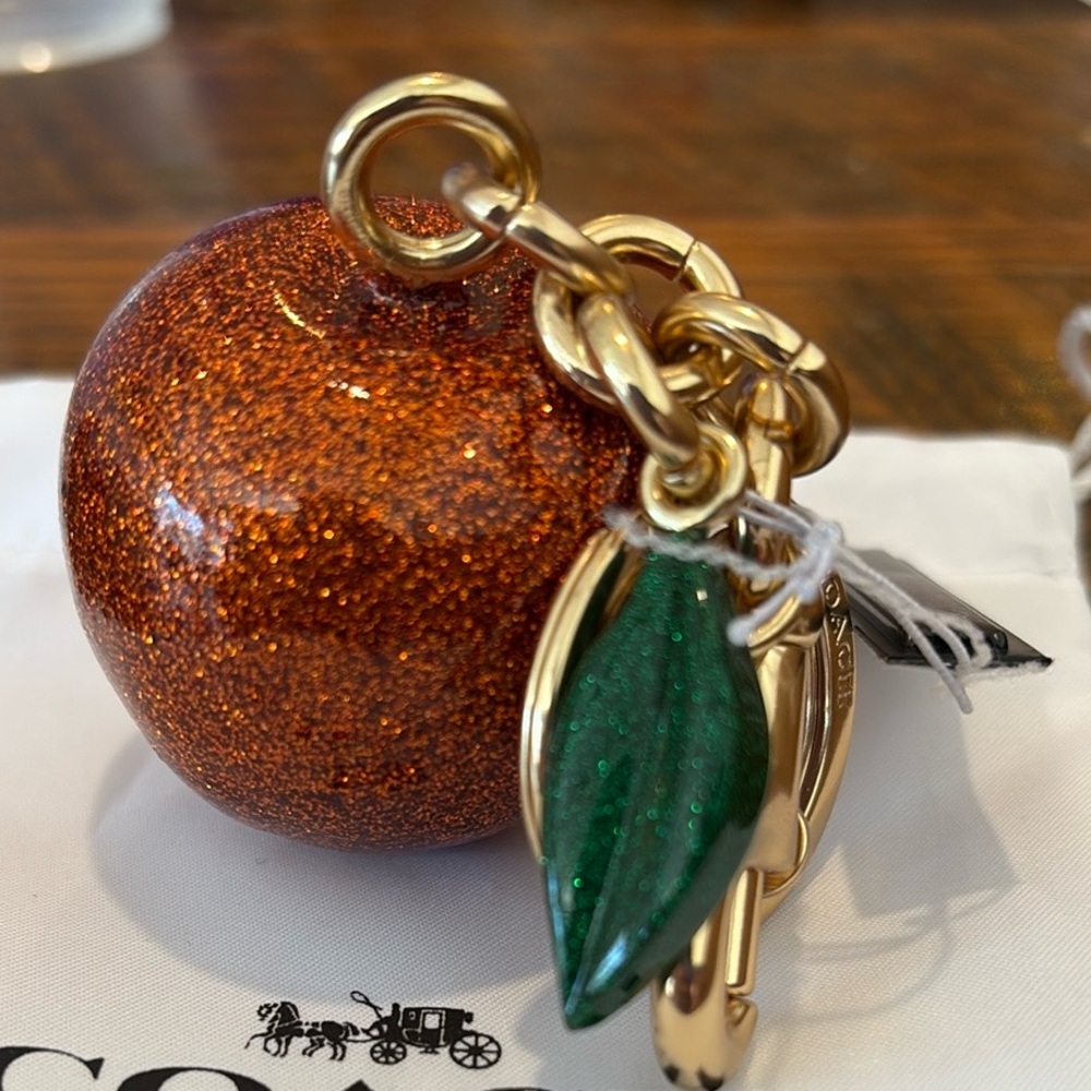 🍊🍊🍊Coach Sparkling Orange Fruit Keychain Bag charm 🍊🍊🍊 NWT 🍊🍊🍊 - Picture 11 of 16